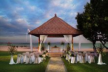 Nusa Dua Beach Hotel & Spa  5*