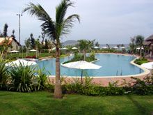 Pandanus Beach Resort  4*